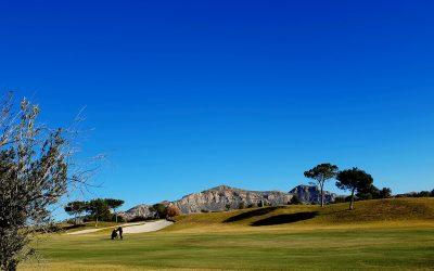 Searching for a property on a golf course then check out Alenda Golf