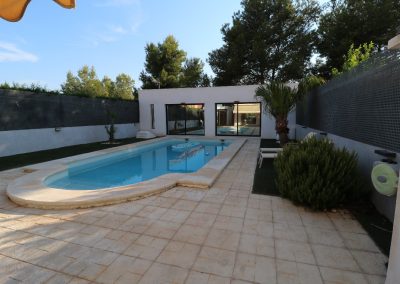 Ultra Modernised Front Line Property